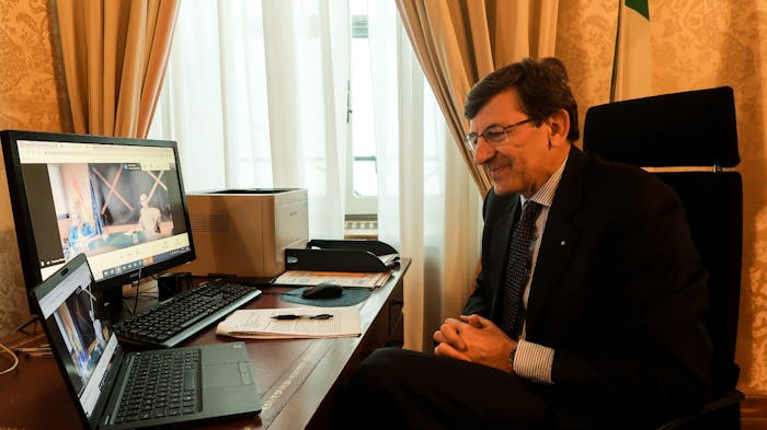 Il Ministro Colao in videoconferenza co Nadia Calvino, Ministro dell'economia e trasformazione digitale spagnola