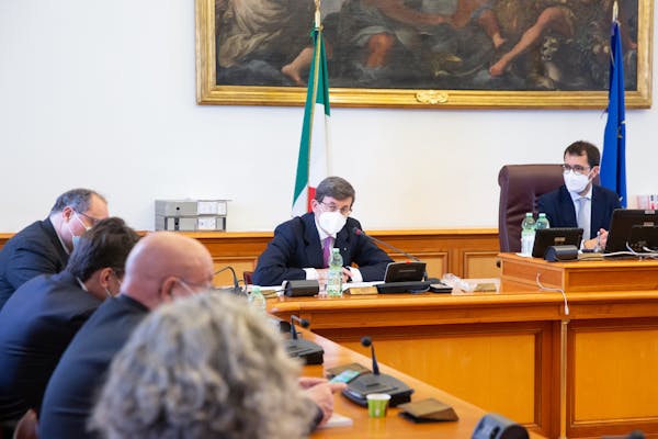 Il ministro Colao in audizione alla Camera