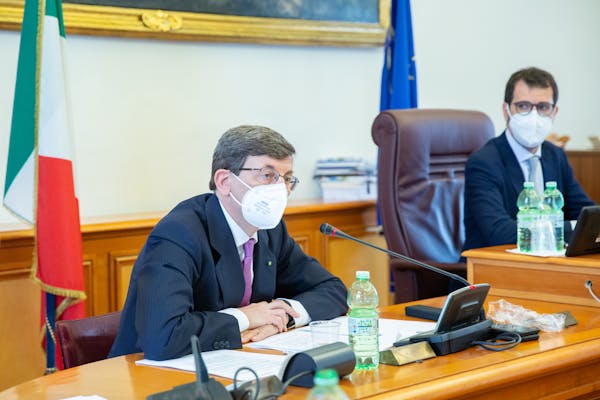 Il ministro Colao in audizione alla Camera