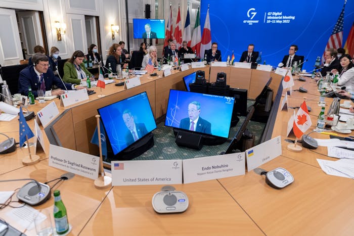 ministri del g7 in riunione