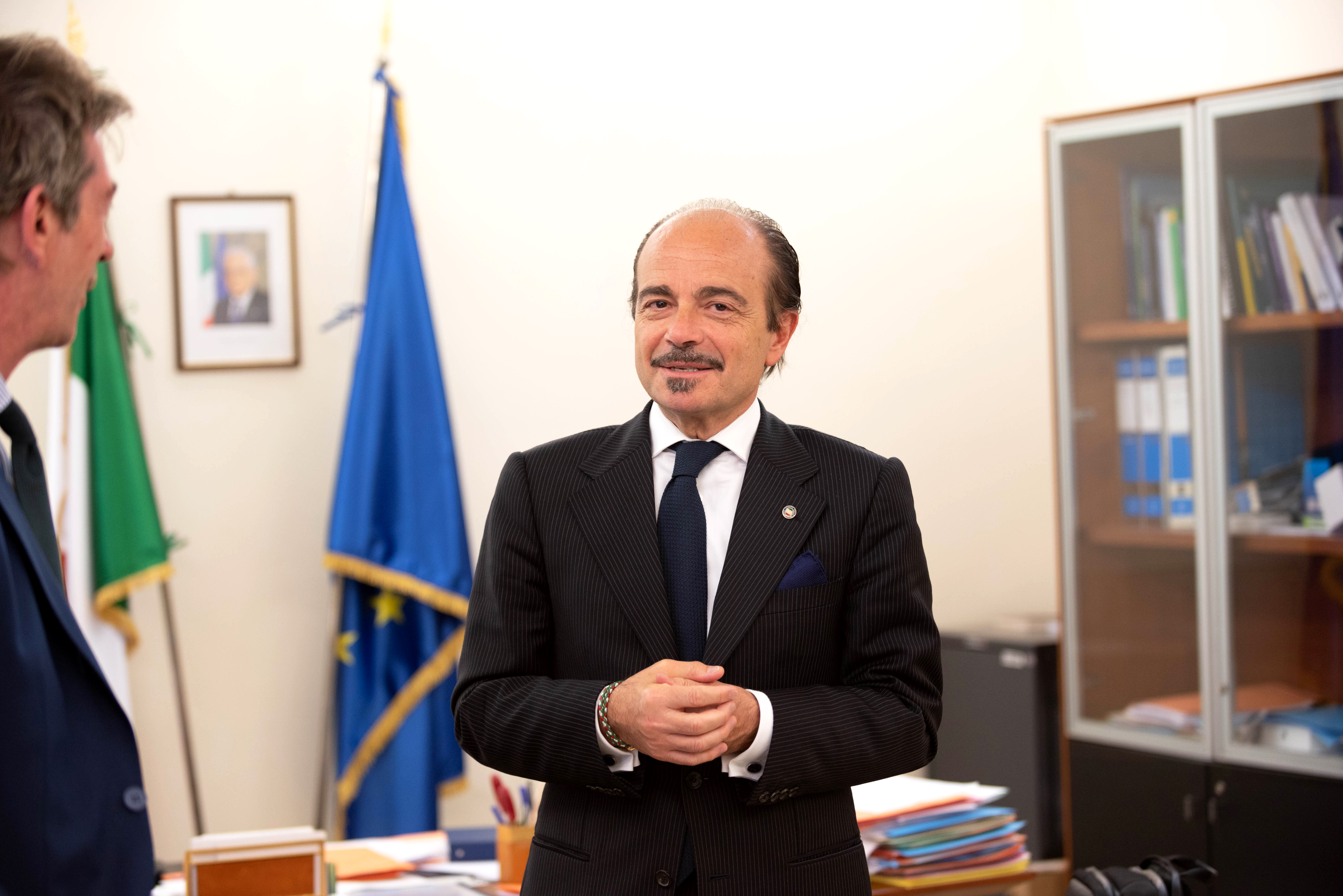 Il sottosegretario Alessio Butti nel suo ufficio