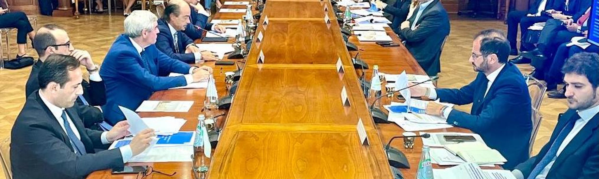 I partecipanti al Comitato interministeriale per la transizione digitale al tavolo di lavoro