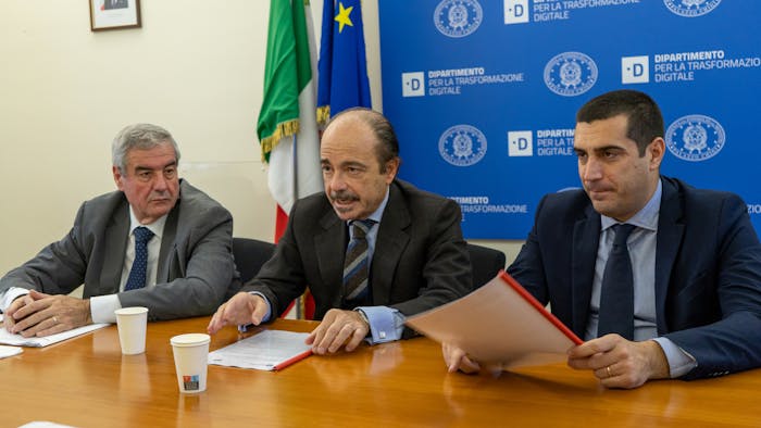 Il Sottosegretario Butti e il Presidente de Pascale siglano il Memorandum d’intesa tra il Dipartimento per la trasformazione digitale e l’Unione delle Province d’Italia