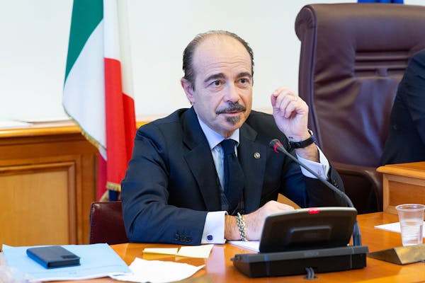 Foto sottosegretario Alessio Butti in audizione alla Camera