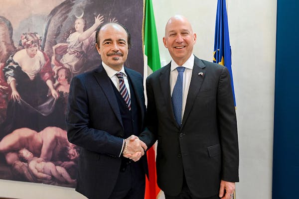 Foto del Sottosegretario Alessio Butti e l'Ambasciatore USA in Italia, Jack Markell Foto del Sottosegretario Alessio Butti e l'Ambasciatore USA in Italia, Jack Markell