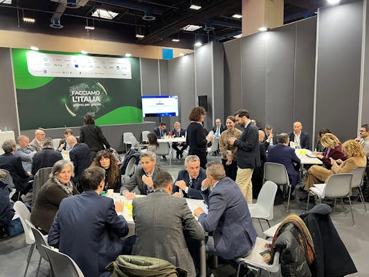 foto dei lavori della comunità di pratica del dipartimento durante l'assemblea anci di torino